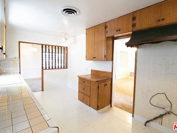 5th image of 6300 Beeman Ave