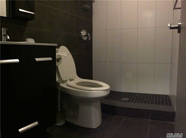 2nd image of 962 Myrtle Ave APT 1