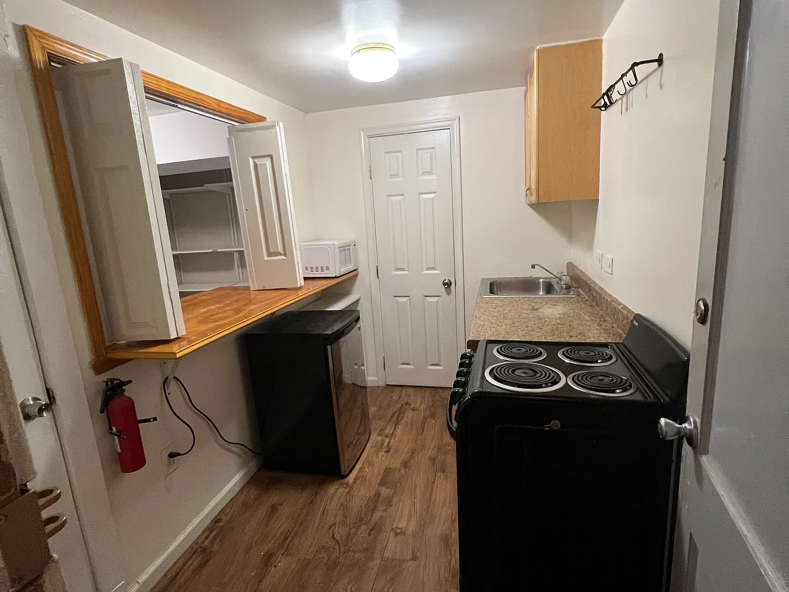 1 bed, 329 sqft, $1,199 — Photo 4