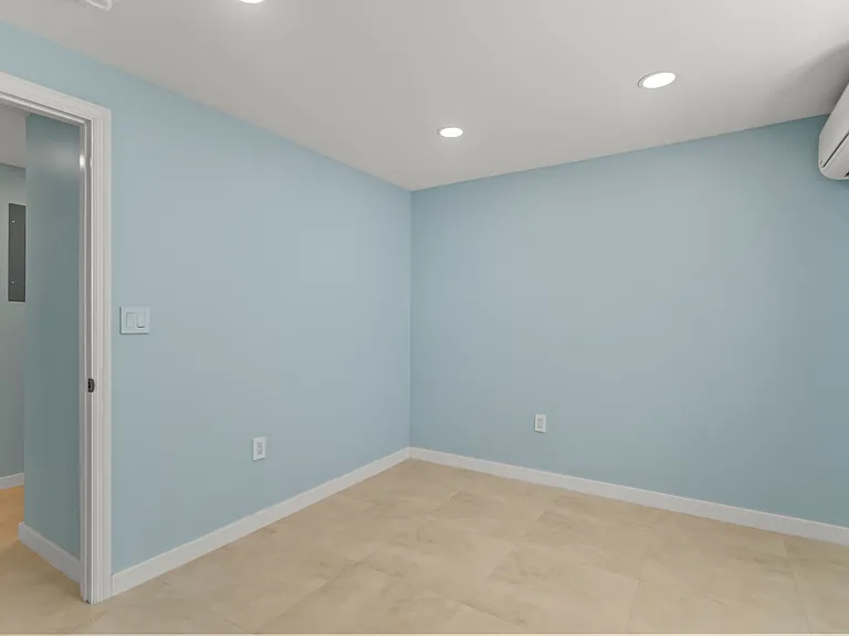 2030-2032 NE 2nd St #1 — Photo 13