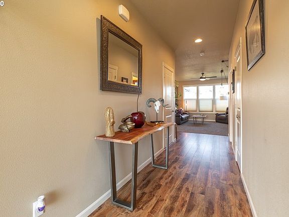 3rd image of 6624 NE 52nd Ave