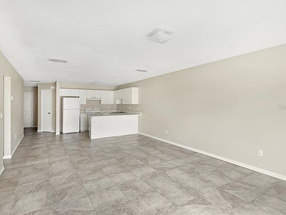 4th image of 2606 Legend Ct