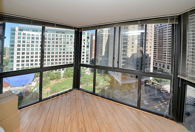 1st image of 900 N Stafford St APT 1016
