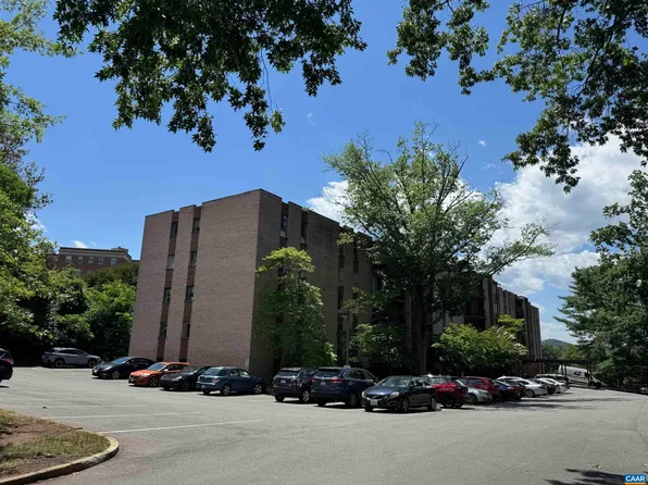 511 1st St N APT 308, Charlottesville, VA 22902