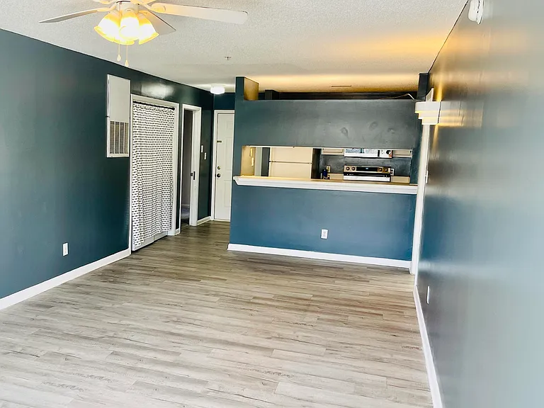 1230 University Ct #204 — Photo 1