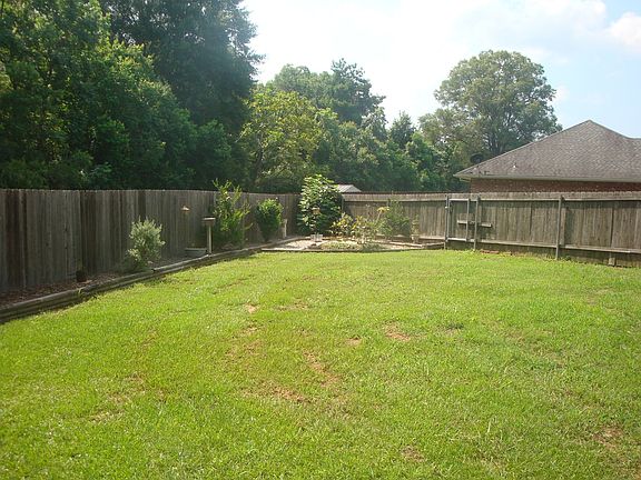 3rd image of 170 Zoe Dr