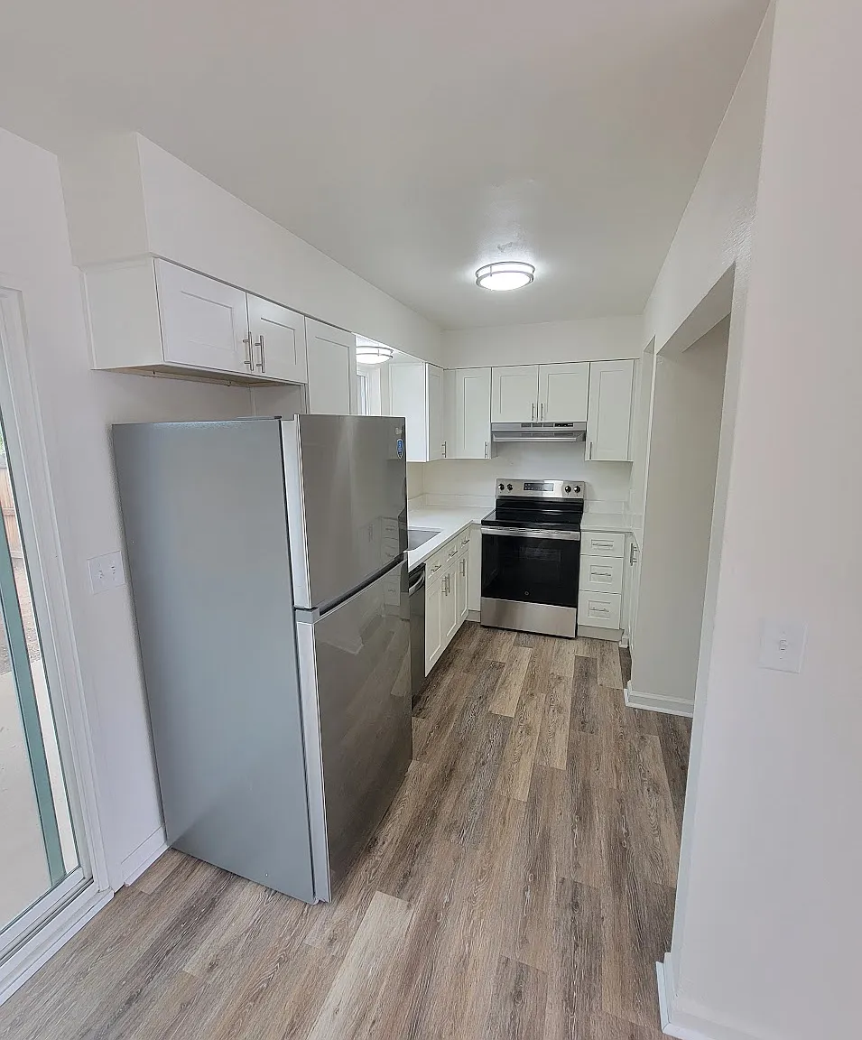 2 bed, 1.5 bath, 916 sqft, $1,650 — Photo 4