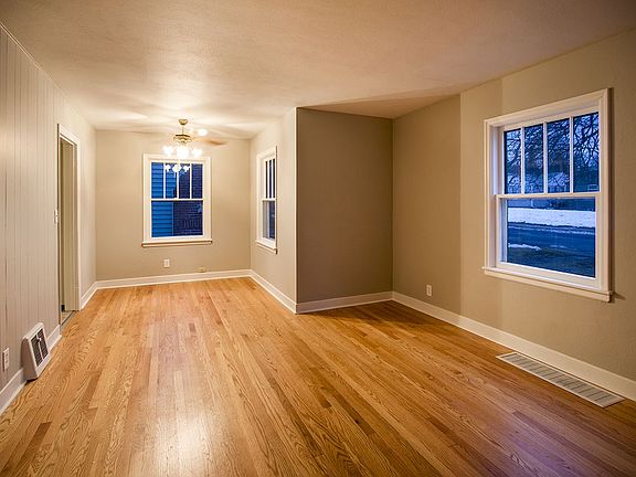 4th image of 3421 E Congress Ave