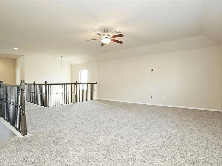 9702 Massanutten Ln — Photo 18