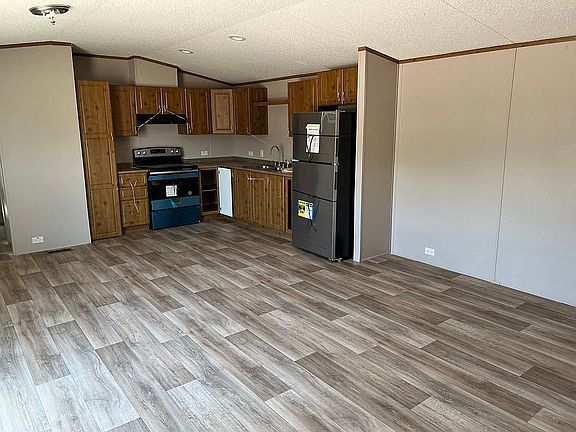 3rd image of 4042 N Hudson Ave