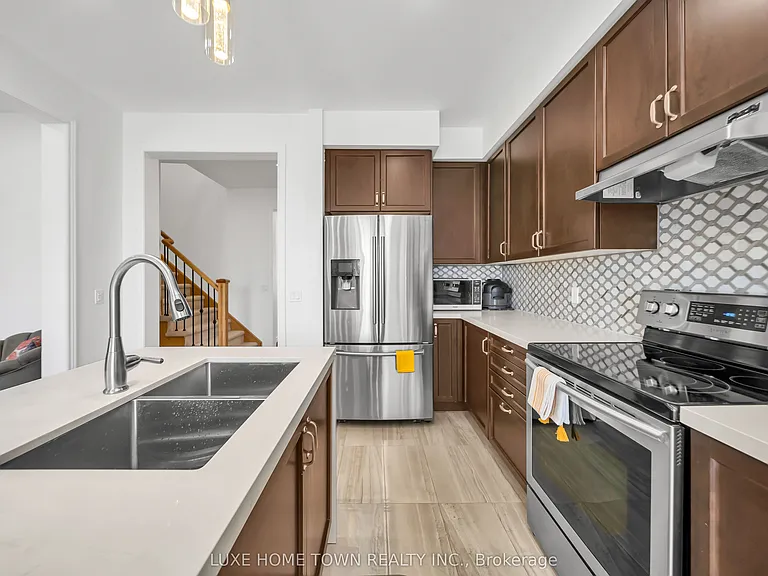 19 Findlay Way — Photo 17