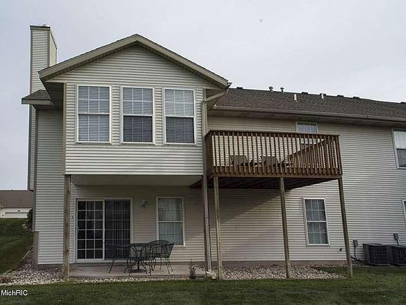 3rd image of 3563 Twin Oaks Ln