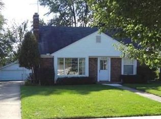 1625 Hawthorne Rd, Grosse Pointe Woods, MI 48236