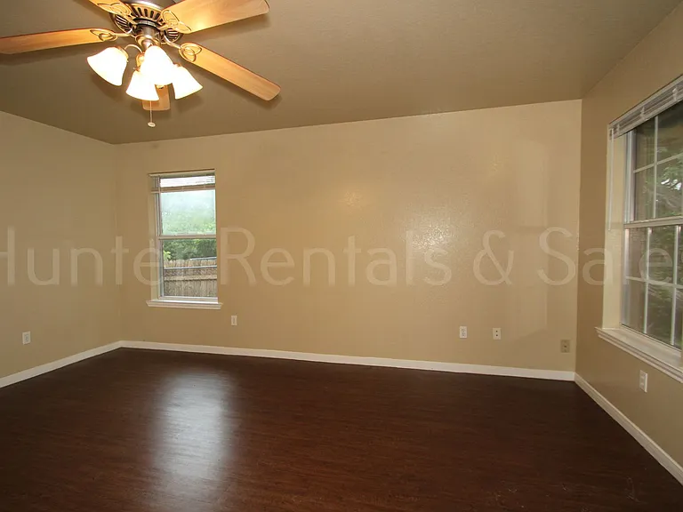 930 Ramblewood St #B — Photo 6