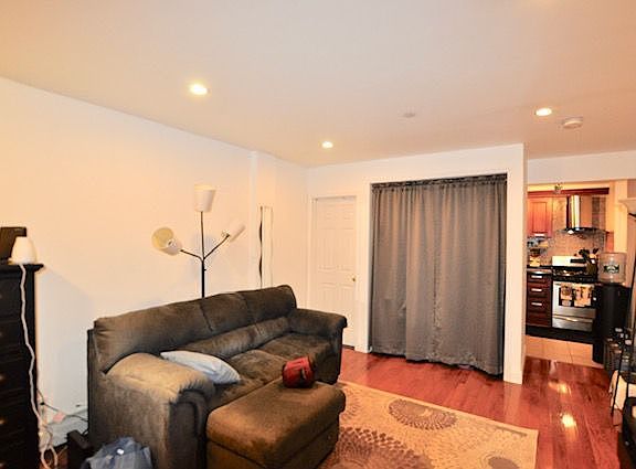 4th image of 2716 41st Ave #4C