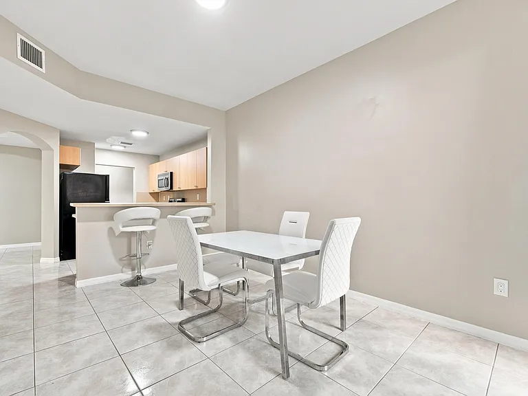 732 SW 106th Ave #2011 — Photo 19