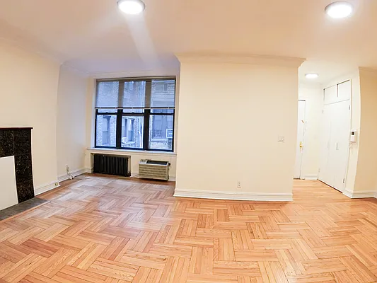 Rented by Urban Real Estate Inc | media 2