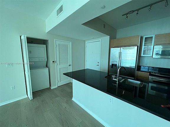 5th image of 950 Brickell Bay Dr APT 2803