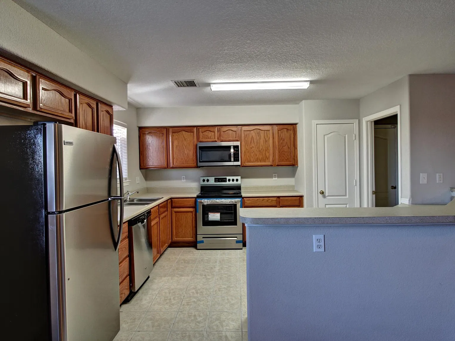 1275 Fountain Loop — Photo 3