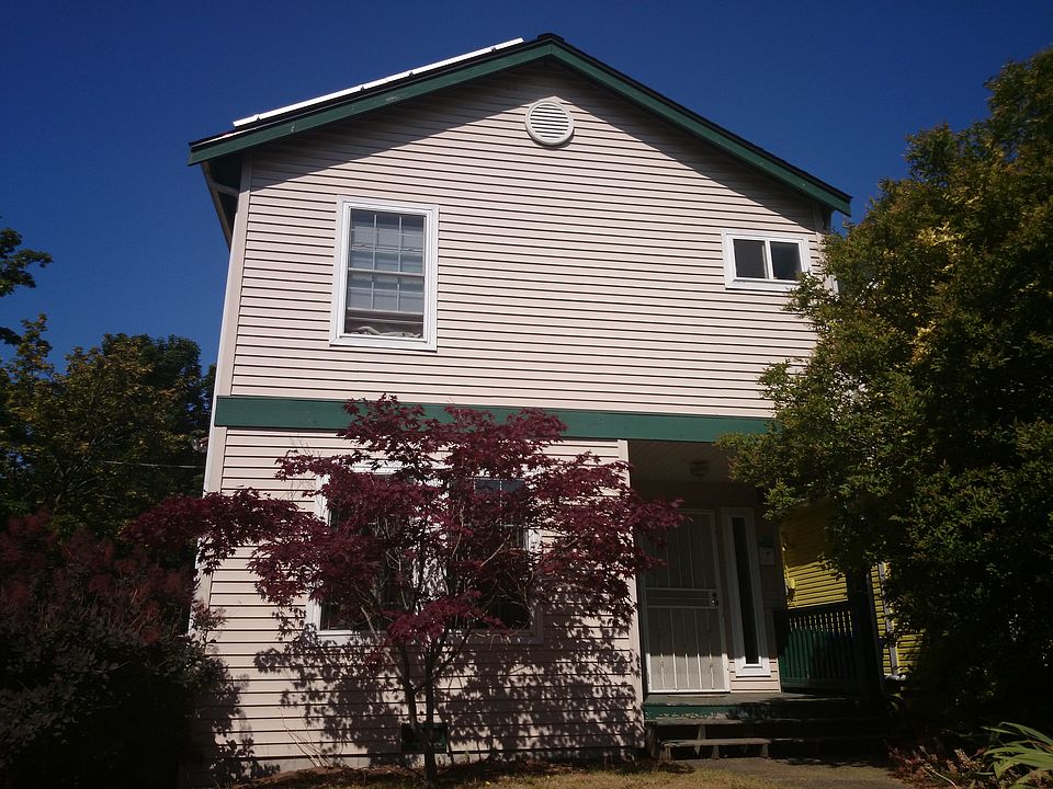 2nd image of 901 21st Ave