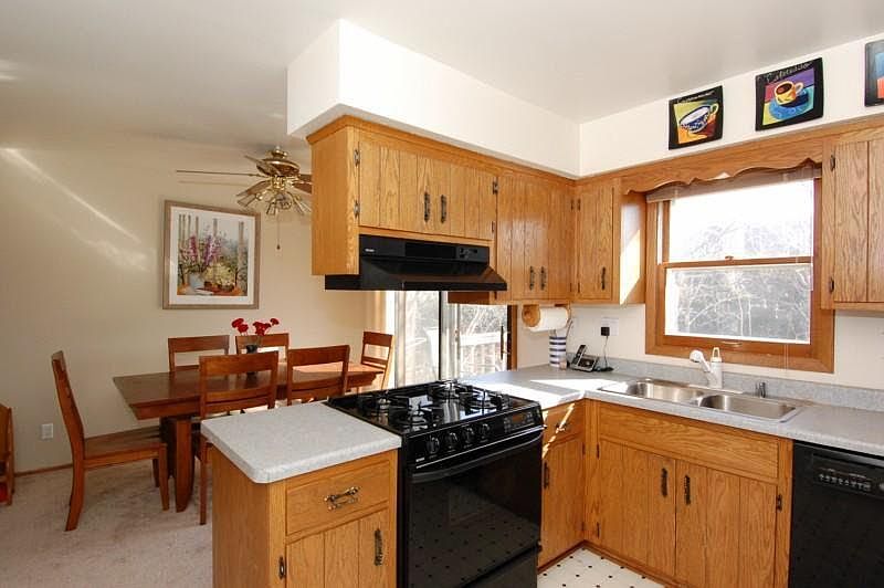 2nd image of 585 Forest Ct