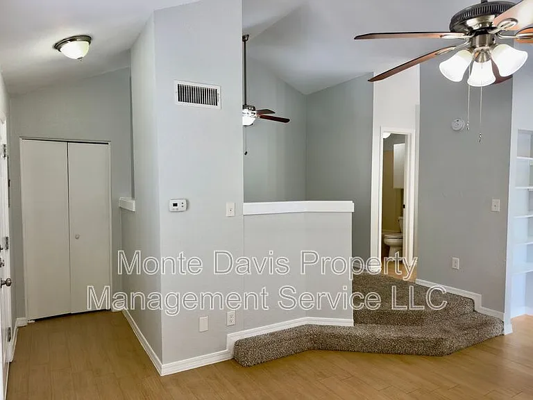 513 S Park Dr #301 — Photo 9