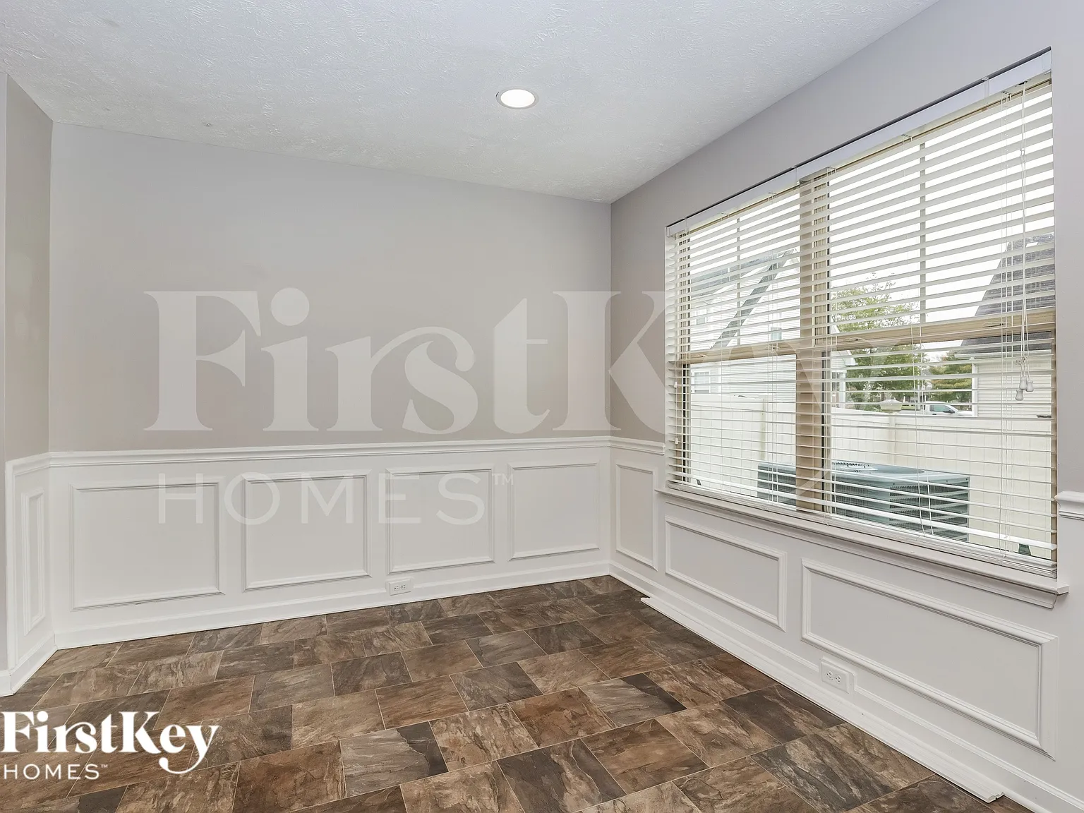 3 bed, 3.0 bath, 1842 sqft, $2,485 — Photo 4