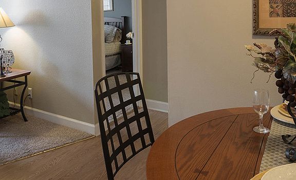 4th image of 5050 Tanglewood Ln #1006