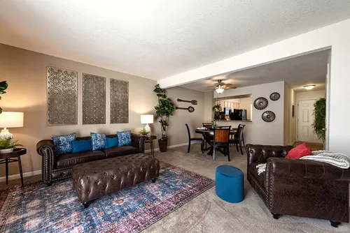 Spacious Living Area - The Islands Apartments and Townhomes