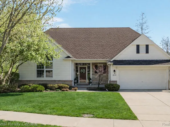 8521 Brewster Ln, Canton, MI 48187