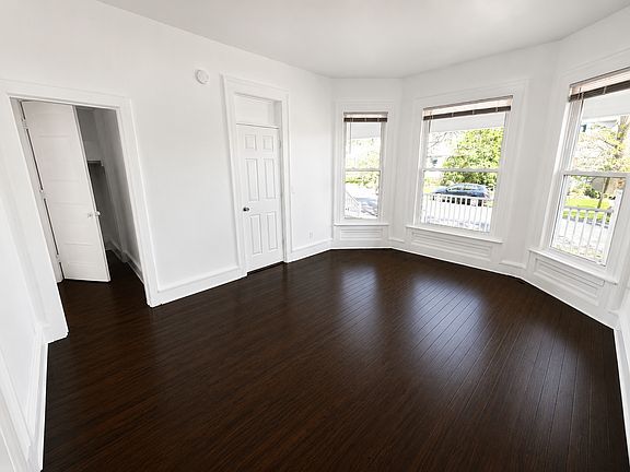 3rd image of 93 Prince St Unit 2