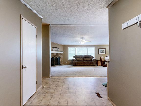 2nd image of 1048 Starr Ln