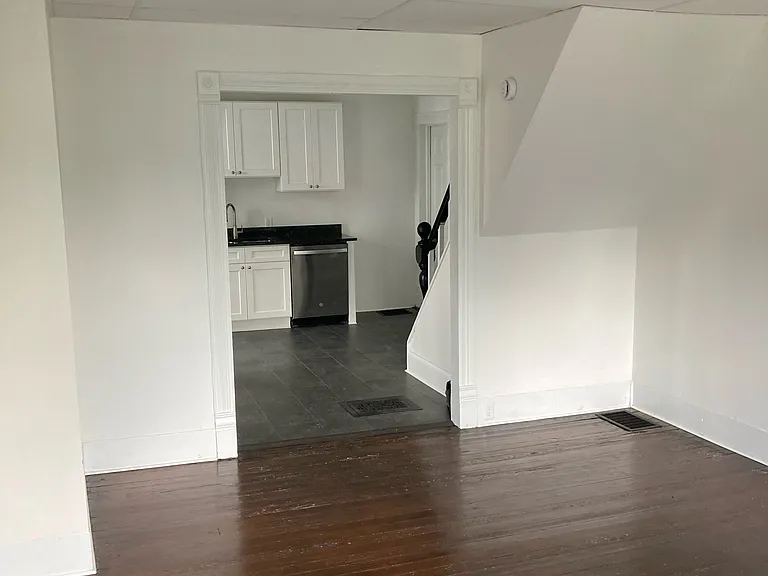 116-118 Church St — Photo 2