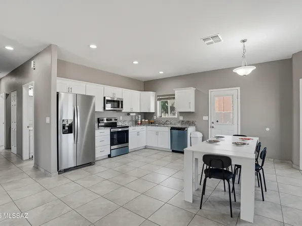 551 W Thurber Rd, Tucson, AZ 85705