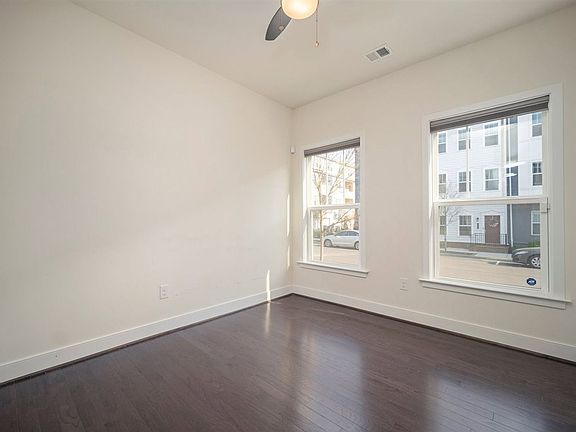 5th image of 5302 Masons Ln