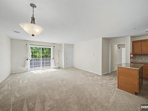 3rd image of 58 Kinderkamack Rd APT 22