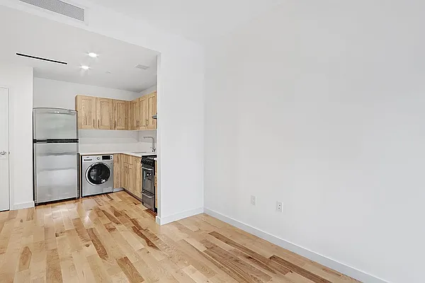 Rented by REZI | media 15