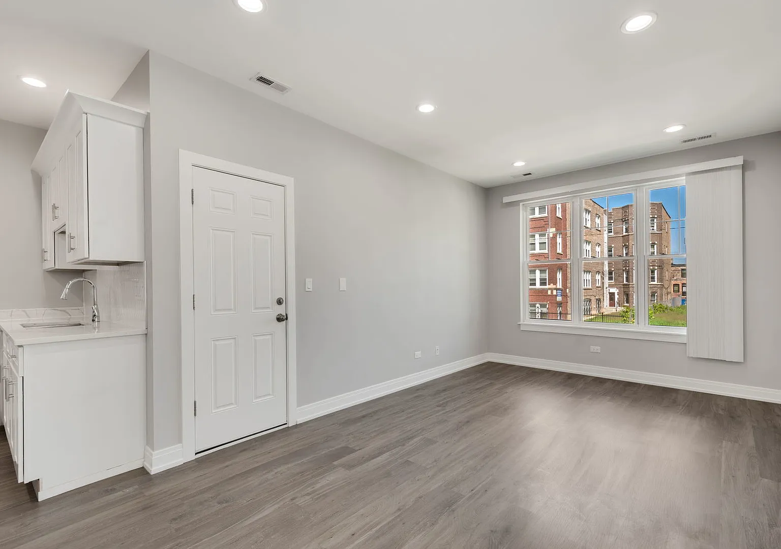 3 bed, 1250 sqft, $2,350 — Photo 3
