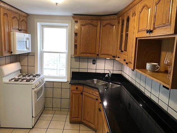 2nd image of 2338 N Avers Ave #G