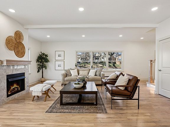 4th image of 215 Cherokee Rd