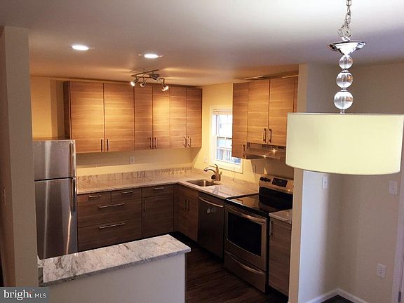 2nd image of 9855 Oakdale Woods Ct