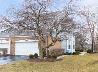 959 Heathrow Ln, Naperville, IL 60540