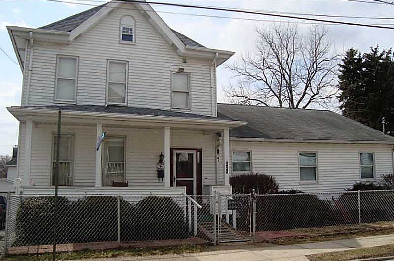 1st image of 228 Painter St