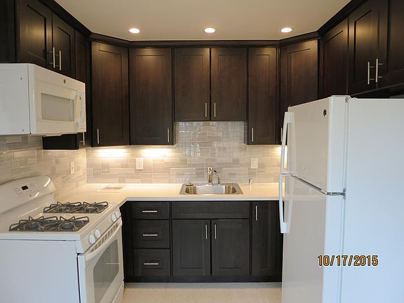 3rd image of 311 Everett Ave APT A