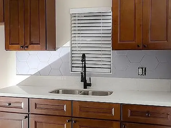 1752 E 108th St, Los Angeles, CA 90059