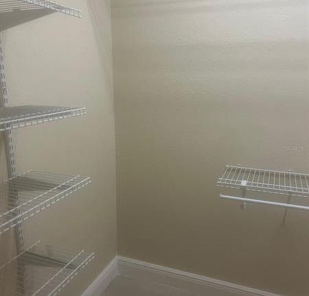 5th image of 611 Canterbury Ln
