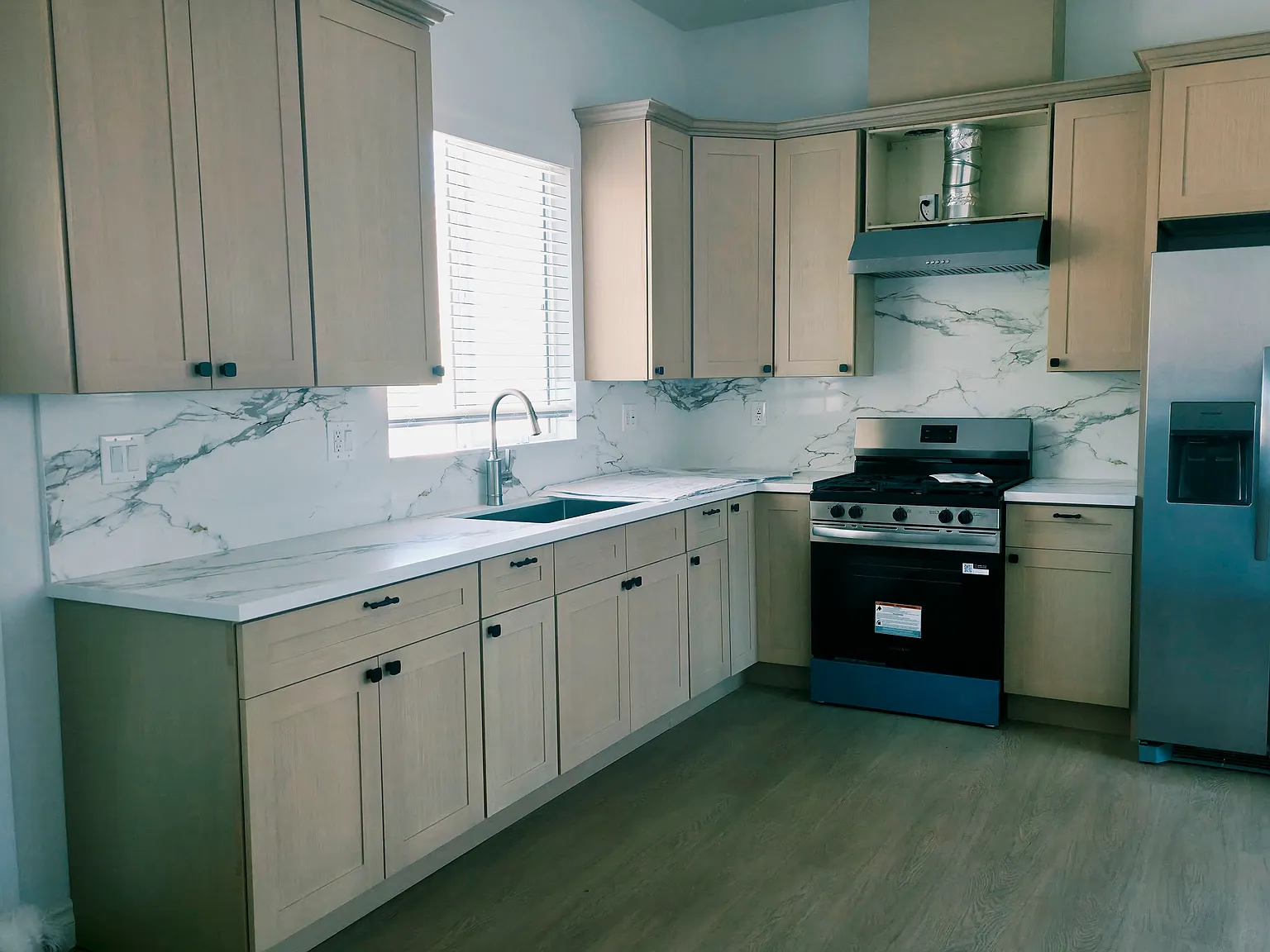 17442 Roscoe Blvd — Photo 4