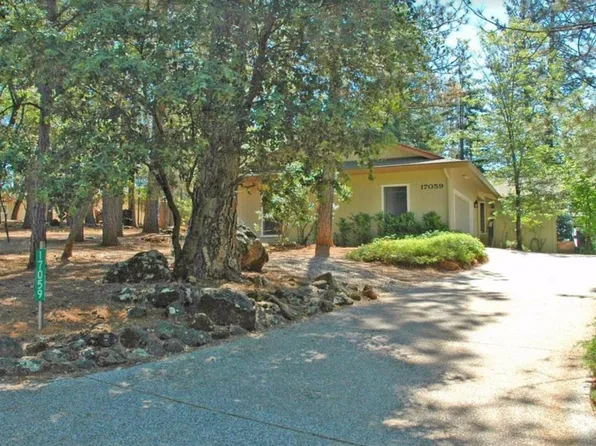 17059 Alioto Dr, Grass Valley, CA 95949