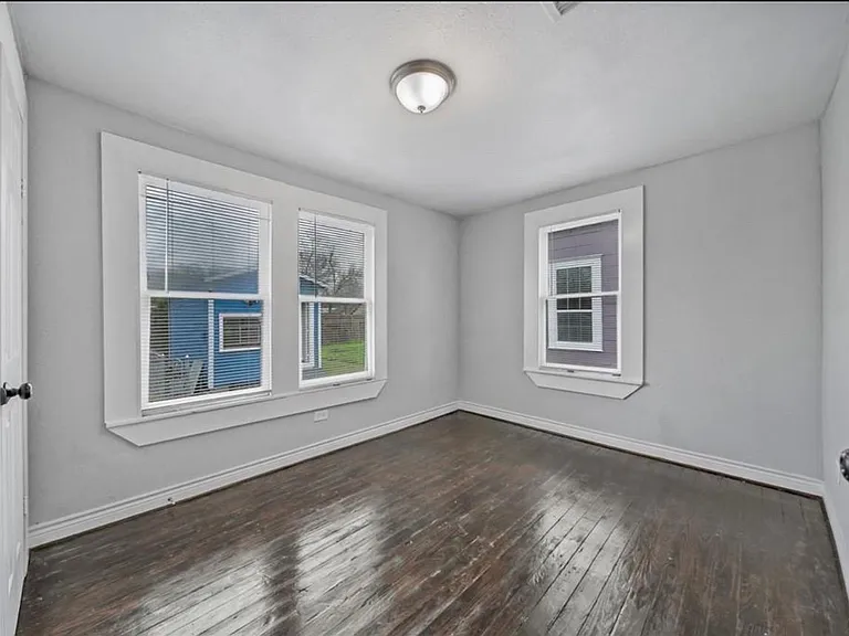 2205 Sumpter St — Photo 3