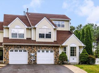 16 Tulip Ct, Howell, NJ 07731